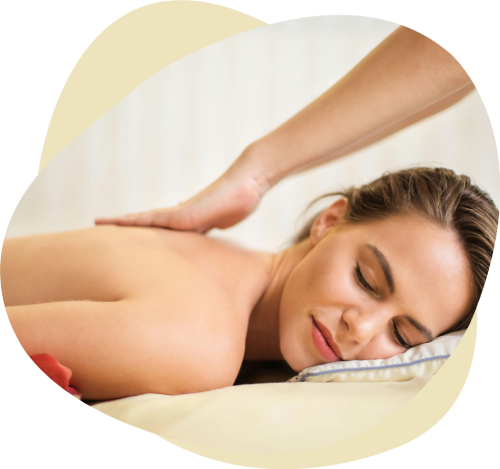 Femme recevant un massage relaxant